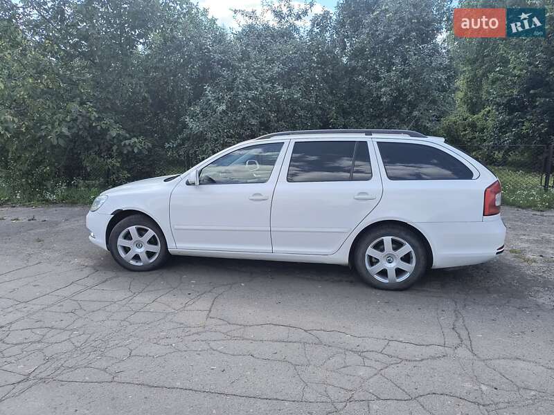 Универсал Skoda Octavia 2009 в Нововолынске