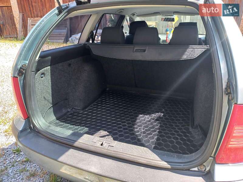 Универсал Skoda Octavia 2004 в Звягеле
