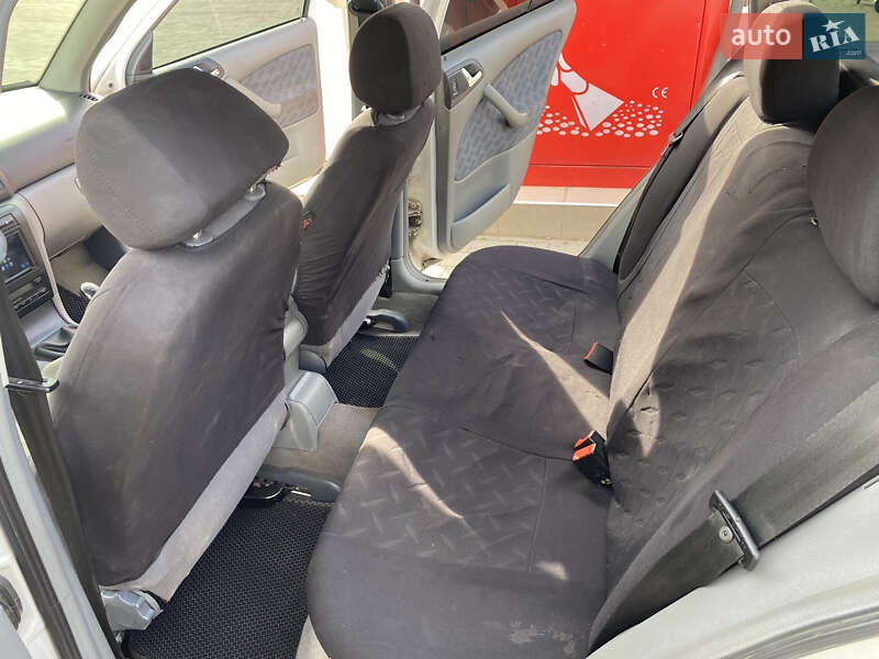 Универсал Skoda Octavia 2000 в Ужгороде