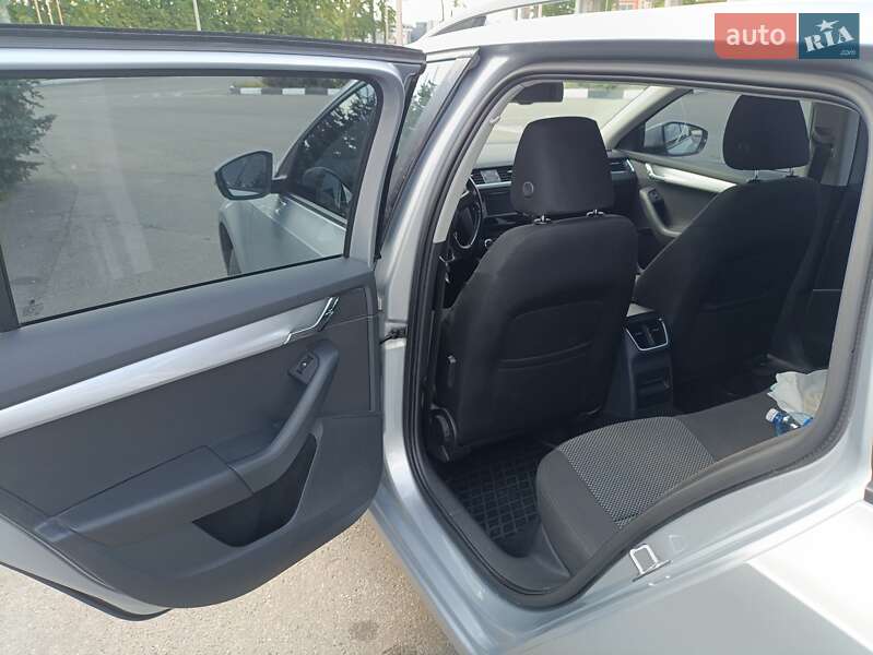 Універсал Skoda Octavia 2013 в Харкові