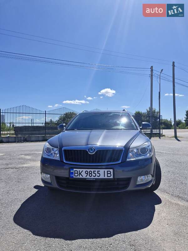 Універсал Skoda Octavia 2011 в Житомирі