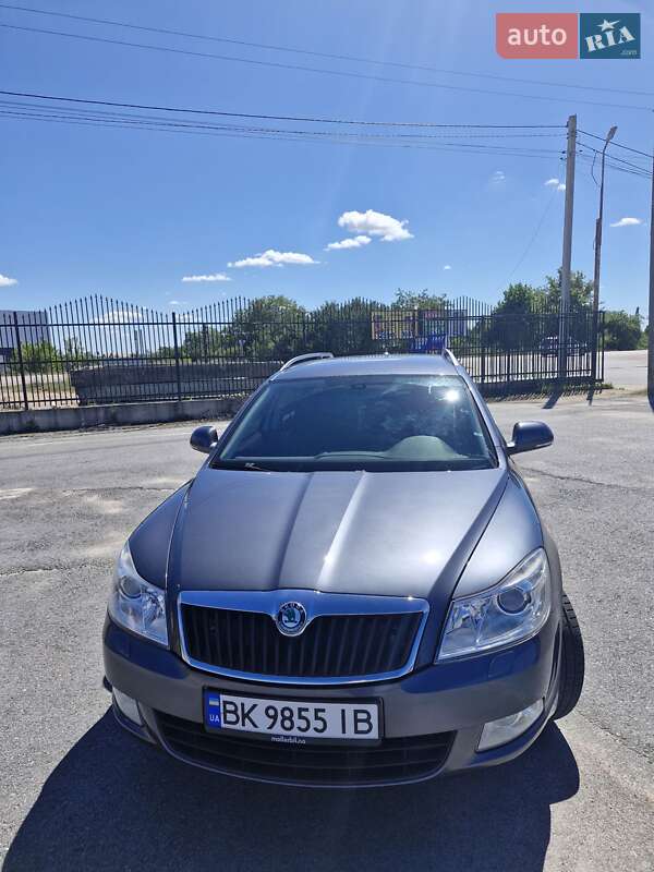 Універсал Skoda Octavia 2011 в Житомирі