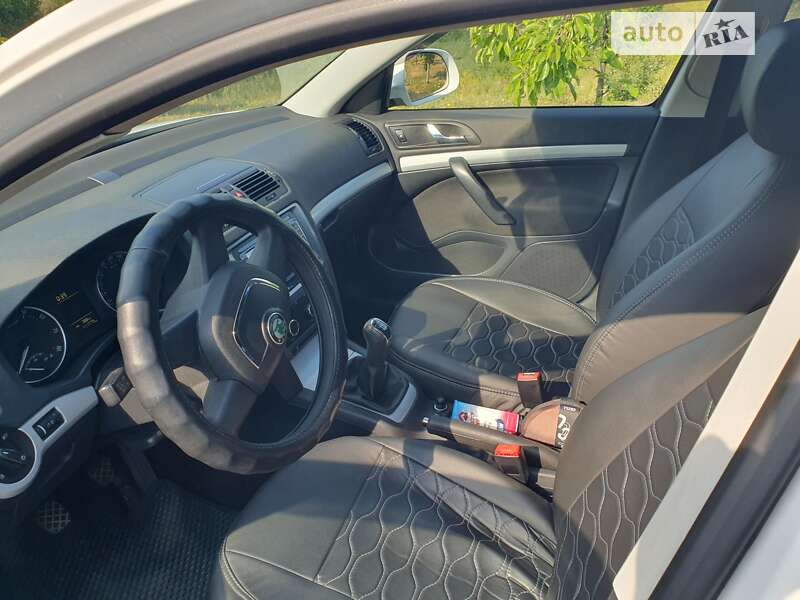 Лифтбек Skoda Octavia 2011 в Тальном фото 3 Лифтбек Skoda Octavia 2011 в Тальном