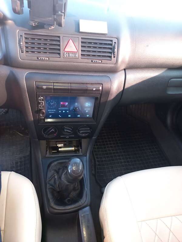 Лифтбек Skoda Octavia 2004 в Чугуеве