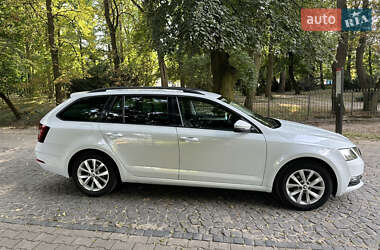 Универсал Skoda Octavia 2017 в Остроге