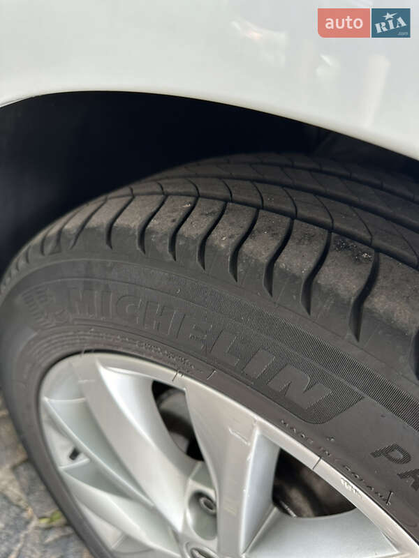 Универсал Skoda Octavia 2017 в Остроге