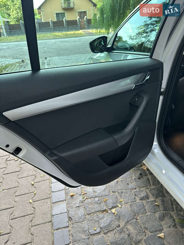 Универсал Skoda Octavia 2017 в Остроге