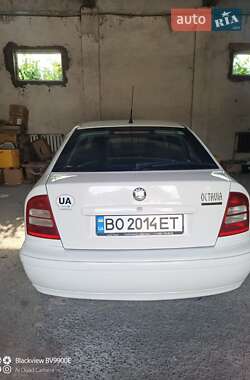 Лифтбек Skoda Octavia 2002 в 