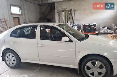 Лифтбек Skoda Octavia 2002 в 