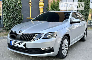 Универсал Skoda Octavia 2017 в Черновцах