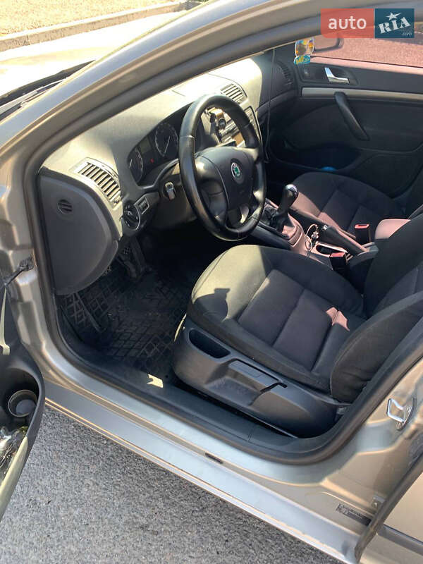 Ліфтбек Skoda Octavia 2007 в Дніпрі