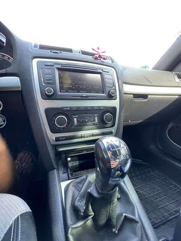 Універсал Skoda Octavia 2010 в Нових Санжарах