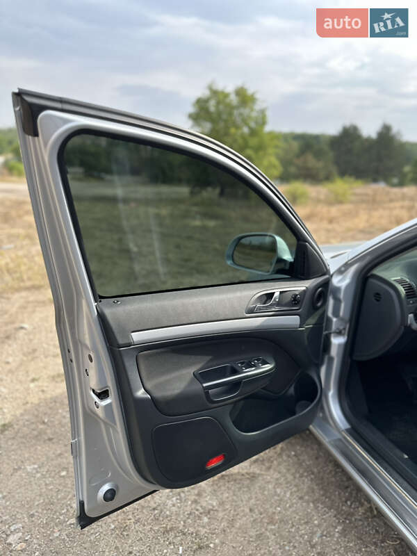 Лифтбек Skoda Octavia 2012 в Кропивницком