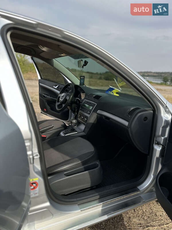 Лифтбек Skoda Octavia 2012 в Кропивницком