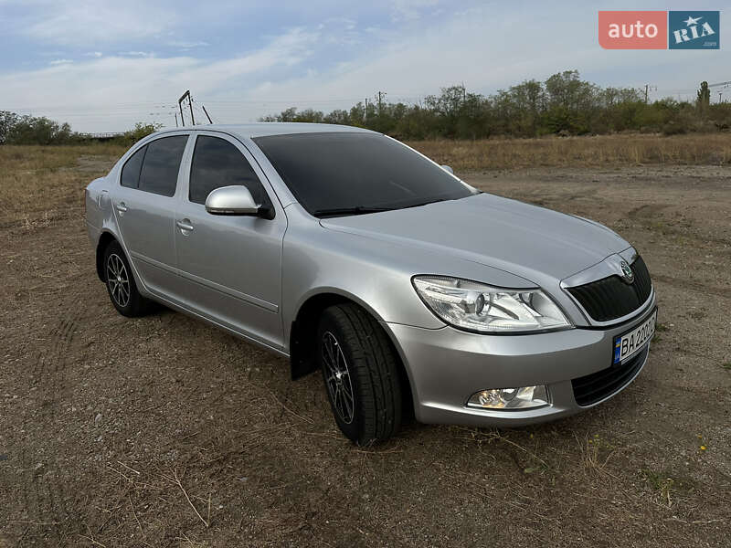 Лифтбек Skoda Octavia 2012 в Кропивницком