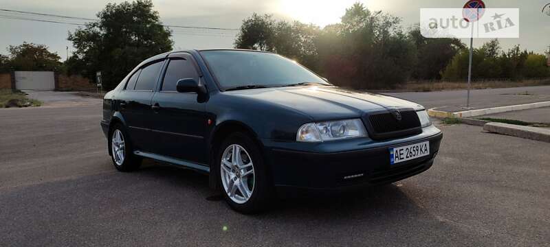 Лифтбек Skoda Octavia 2000 в Днепре