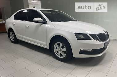 Лифтбек Skoda Octavia 2017 в Покрове