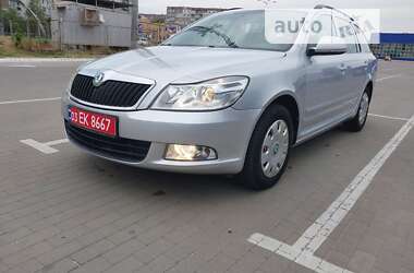 Універсал Skoda Octavia 2011 в Сумах