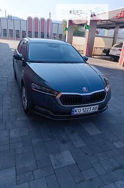 Универсал Skoda Octavia 2020 в Ужгороде