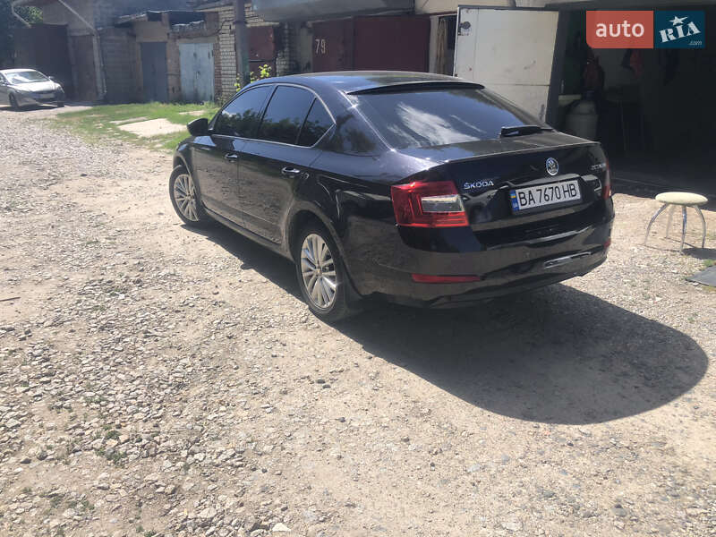 Лифтбек Skoda Octavia 2014 в Кропивницком