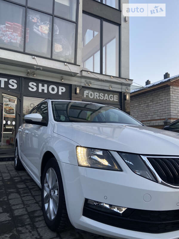 Универсал Skoda Octavia 2020 в Тячеве