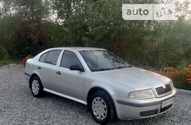 Лифтбек Skoda Octavia 2003 в 