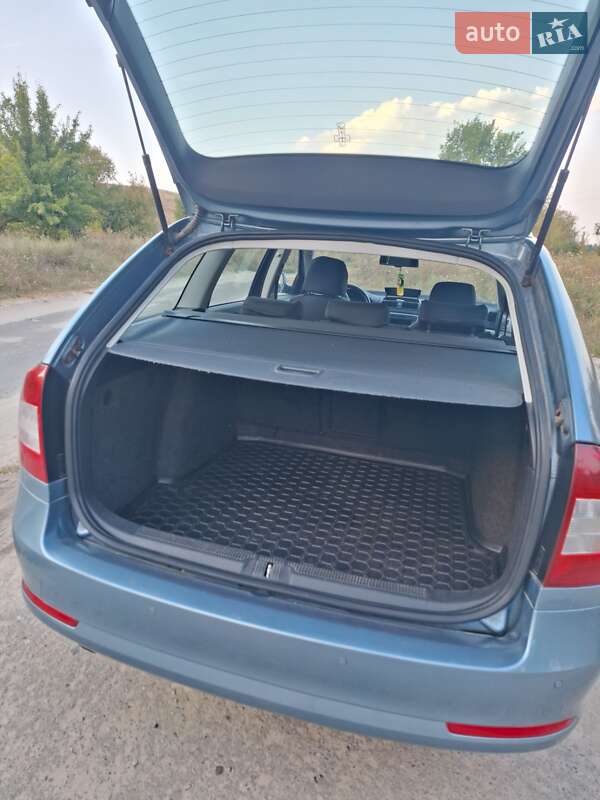 Универсал Skoda Octavia 2009 в Гадяче