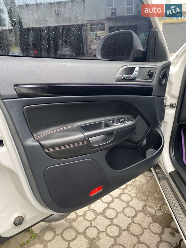 Універсал Skoda Octavia 2012 в Заліщиках