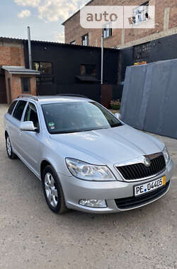 Універсал Skoda Octavia 2010 в Охтирці