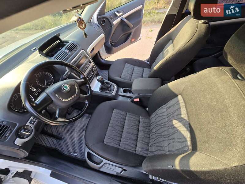 Универсал Skoda Octavia 2012 в Житомире фото 8 Универсал Skoda Octavia 2012 в Житомире