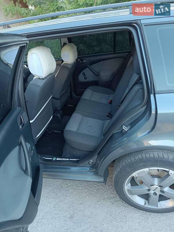 Универсал Skoda Octavia 2006 в Городке