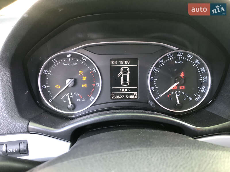 Лифтбек Skoda Octavia 2010 в Киеве