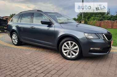 Универсал Skoda Octavia 2018 в Стрые