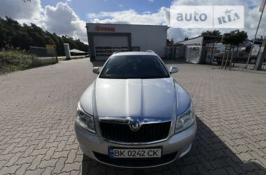 Універсал Skoda Octavia 2011 в Сарнах