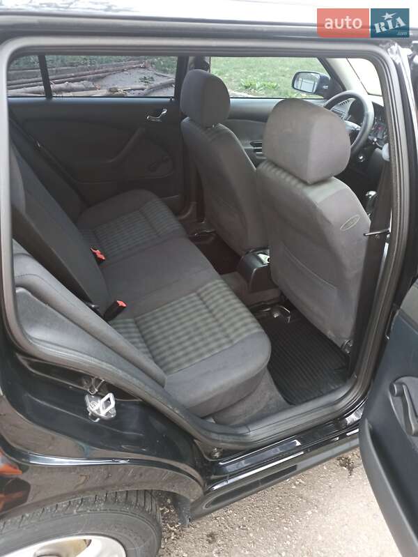 Универсал Skoda Octavia 2003 в Виннице