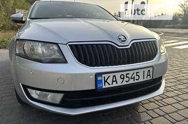 Лифтбек Skoda Octavia 2015 в Обухове