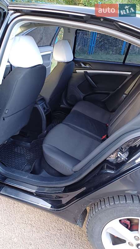 Лифтбек Skoda Octavia 2012 в Братском