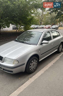 Лифтбек Skoda Octavia 2001 в 