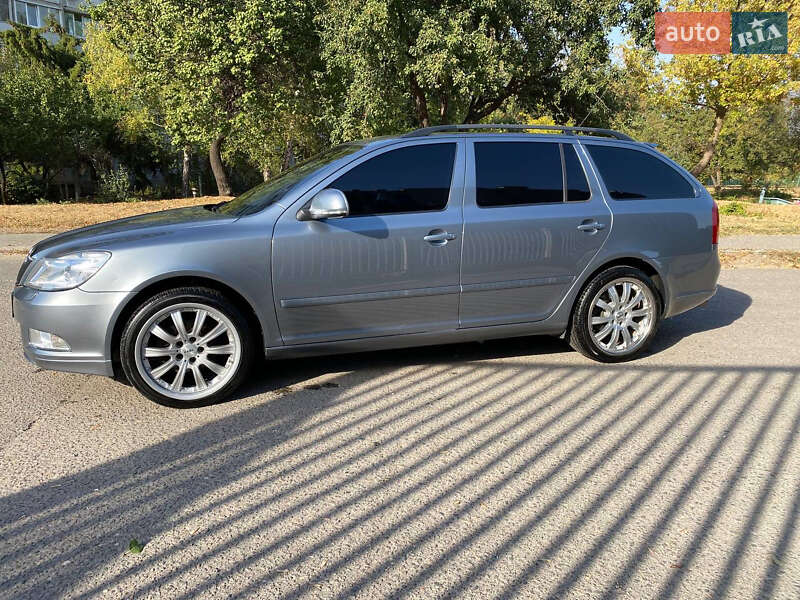 Універсал Skoda Octavia 2012 в Харкові