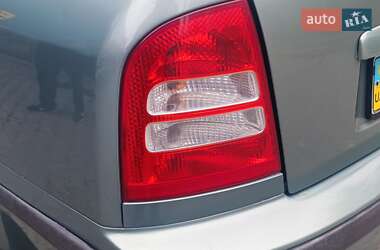 Лифтбек Skoda Octavia 2003 в 