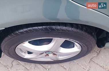 Лифтбек Skoda Octavia 2003 в 