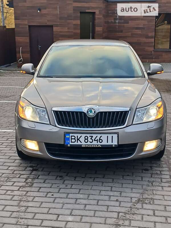 Лифтбек Skoda Octavia 2010 в Ровно