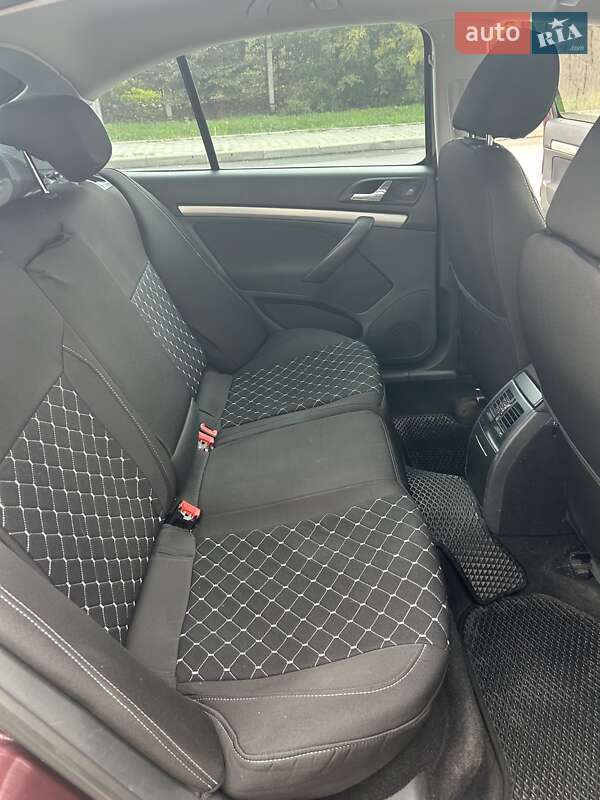 Лифтбек Skoda Octavia 2010 в Ивано-Франковске