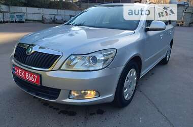 Універсал Skoda Octavia 2012 в Сумах