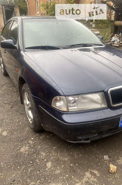 Лифтбек Skoda Octavia 1998 в Корсуне-Шевченковском