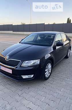 Лифтбек Skoda Octavia 2015 в Луцке