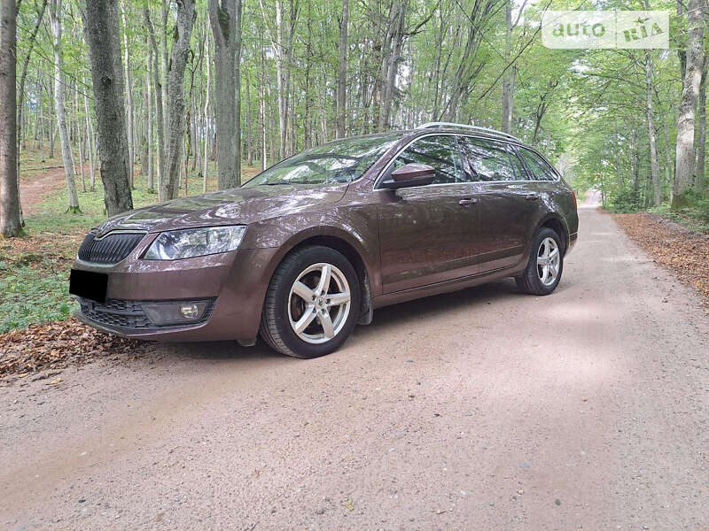 Универсал Skoda Octavia 2015 в Луцке