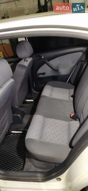 Лифтбек Skoda Octavia 2004 в Брусилове