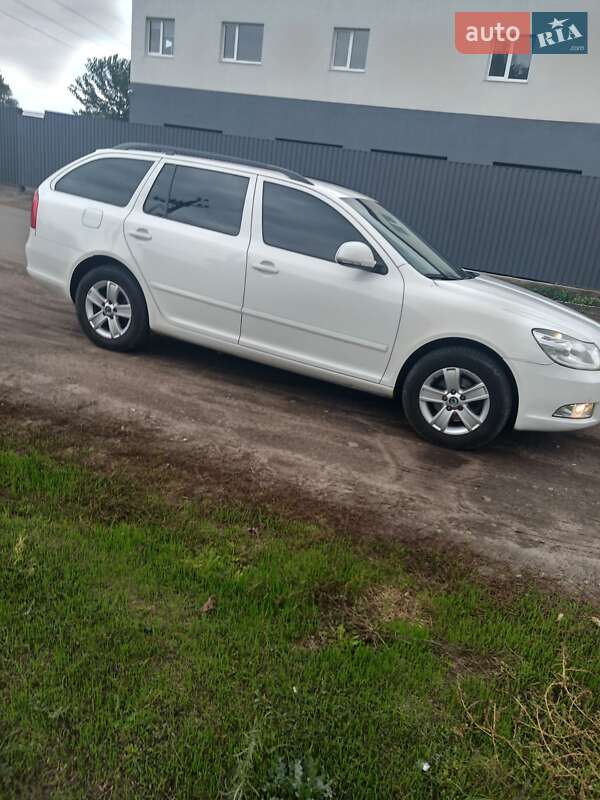 Универсал Skoda Octavia 2011 в Черкассах