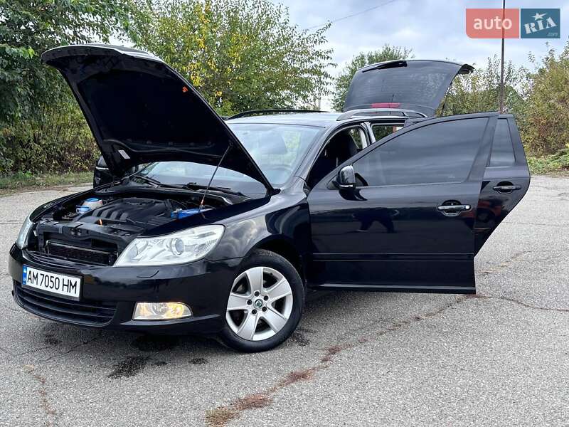 Універсал Skoda Octavia 2009 в Звягелі